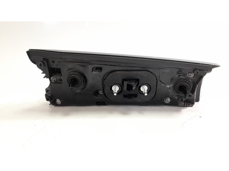 Recambio de piloto trasero derecho interior para peugeot 2008 (p1) allure pack referencia OEM IAM 9825957180  