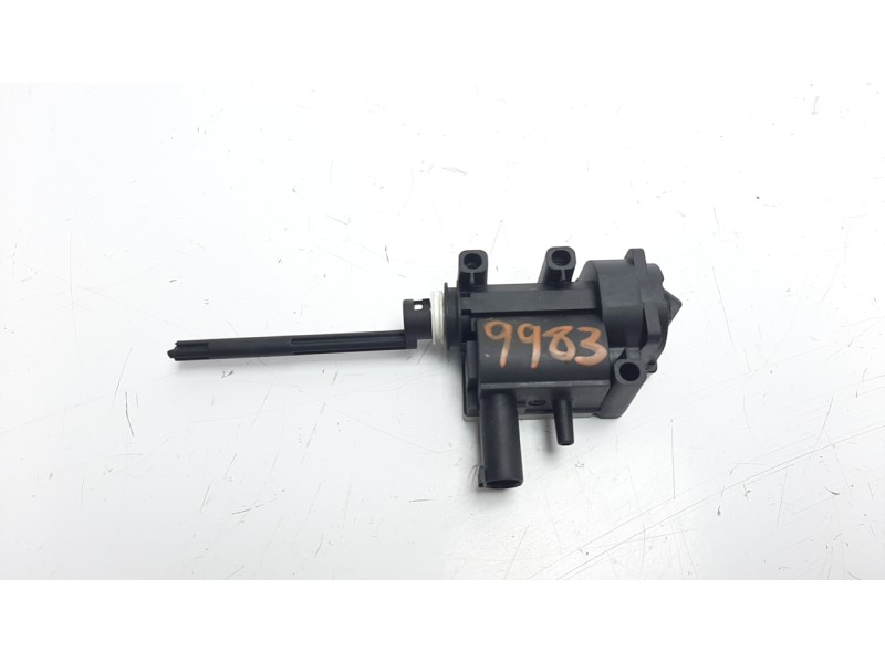 Recambio de tapa exterior combustible para bmw x1 (e84) sdrive 18d referencia OEM IAM 67117193172  