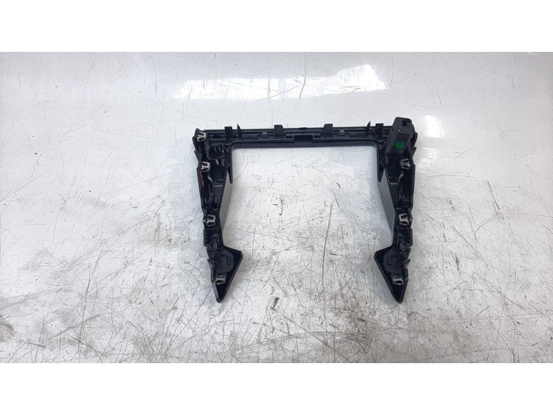 Recambio de moldura para peugeot 208 (p2) allure referencia OEM IAM 9828368780  
