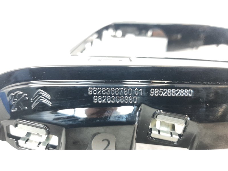 Recambio de moldura para peugeot 208 (p2) allure referencia OEM IAM 9828368780  