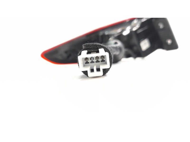 Recambio de piloto trasero derecho para hyundai kona 1.0 tgdi cat referencia OEM IAM 92402J9500  