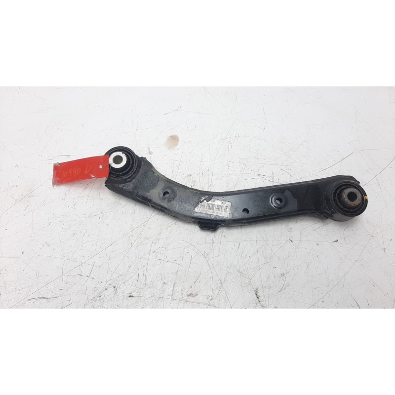 Recambio de brazo suspension superior trasero derecho para hyundai tucson 1.7 crdi cat referencia OEM IAM 55100D3050  