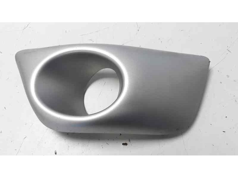 Recambio de rejilla paragolpes izquierda para dacia sandero 0.9 tce cat referencia OEM IAM 261A39007R  DA2262134