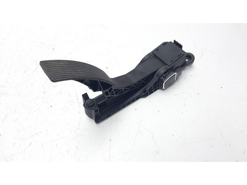 Recambio de potenciometro pedal para mercedes-benz clase r (w251) r 300 cdi blueefficiency (251.021) referencia OEM IAM A1643000