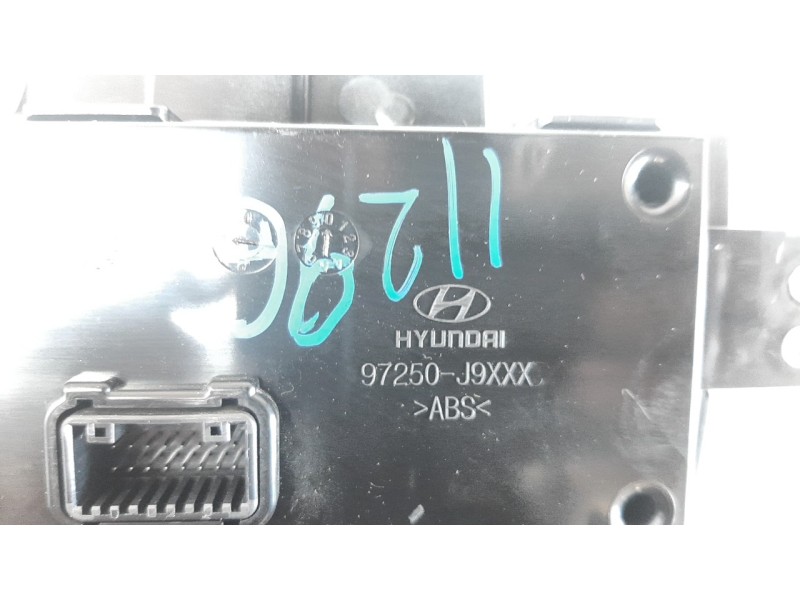Recambio de mando climatizador para hyundai kona 1.0 tgdi cat referencia OEM IAM 97250J9370TMT  