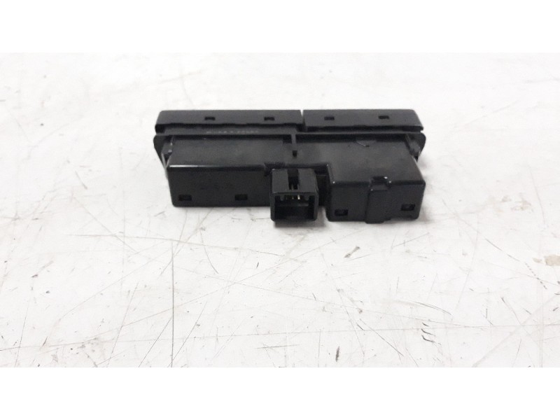 Recambio de warning para suzuki vitara 1.6 ddis turbodiesel cat referencia OEM IAM 3743054P105PK  