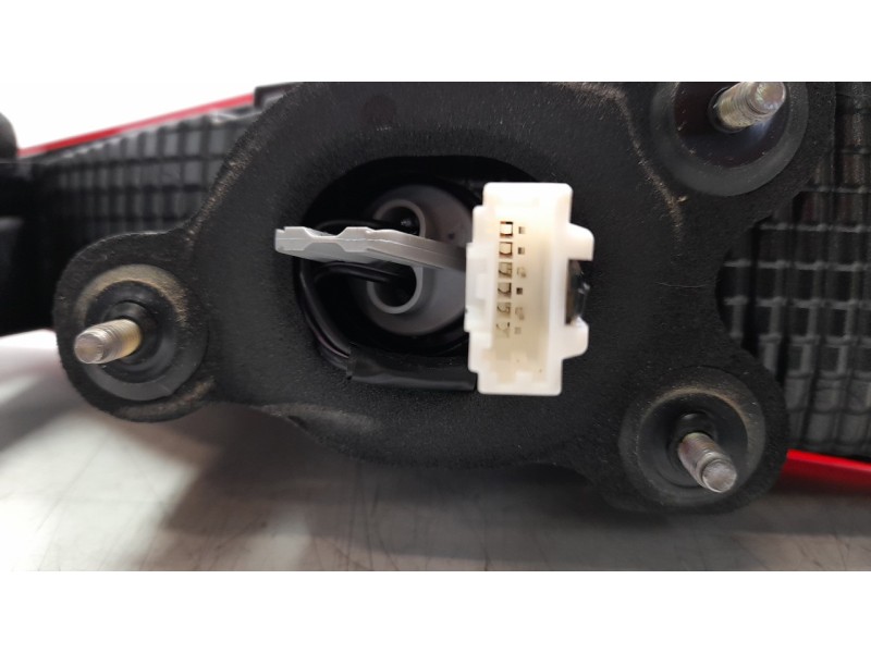 Recambio de piloto trasero izquierdo interior para hyundai kona 1.0 tgdi cat referencia OEM IAM 92403J9000  