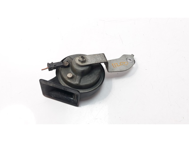 Recambio de claxon para mazda 3 berlina (bk) 1.6 cd diesel cat referencia OEM IAM BPK6679VA  