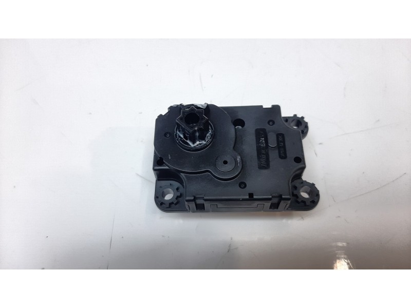 Recambio de motor apertura trampilla para peugeot 2008 (p1) allure pack referencia OEM IAM 16000458  