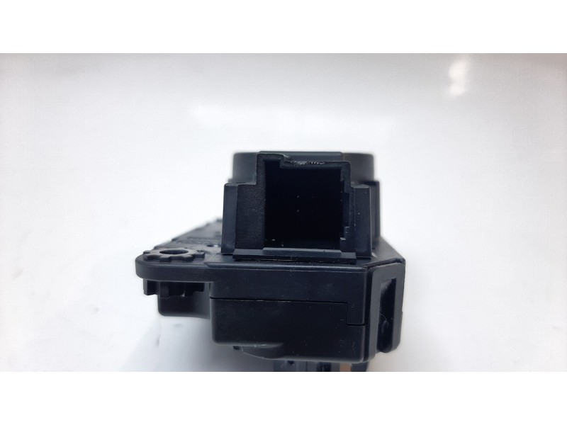 Recambio de motor apertura trampilla para peugeot 2008 (p1) allure pack referencia OEM IAM 16000458  