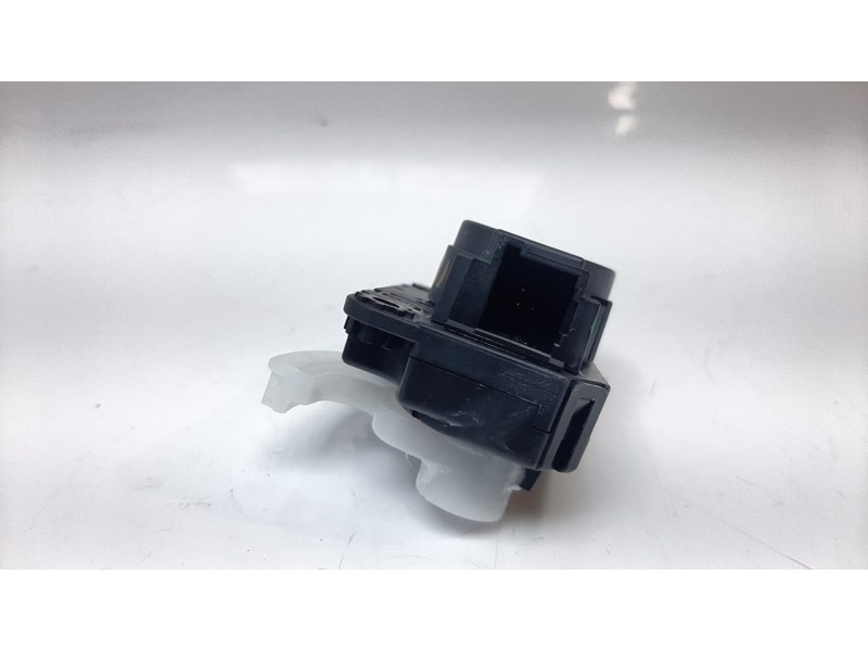 Recambio de motor apertura trampilla para peugeot 2008 (p1) allure pack referencia OEM IAM 16000458  