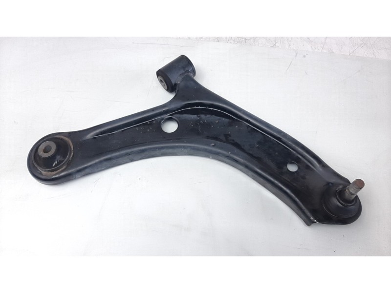 Recambio de brazo suspension inferior delantero derecho para suzuki vitara 1.4 16v boosterjet cat referencia OEM IAM 4520161M000