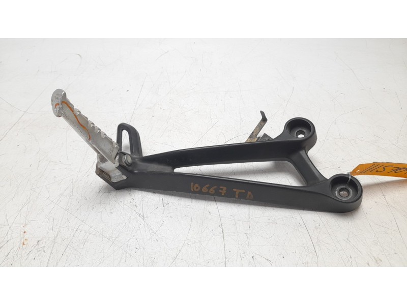 Recambio de estribo para yamaha mt-07 mt-07 referencia OEM IAM 3VR274410200 1WS2742L0100 
