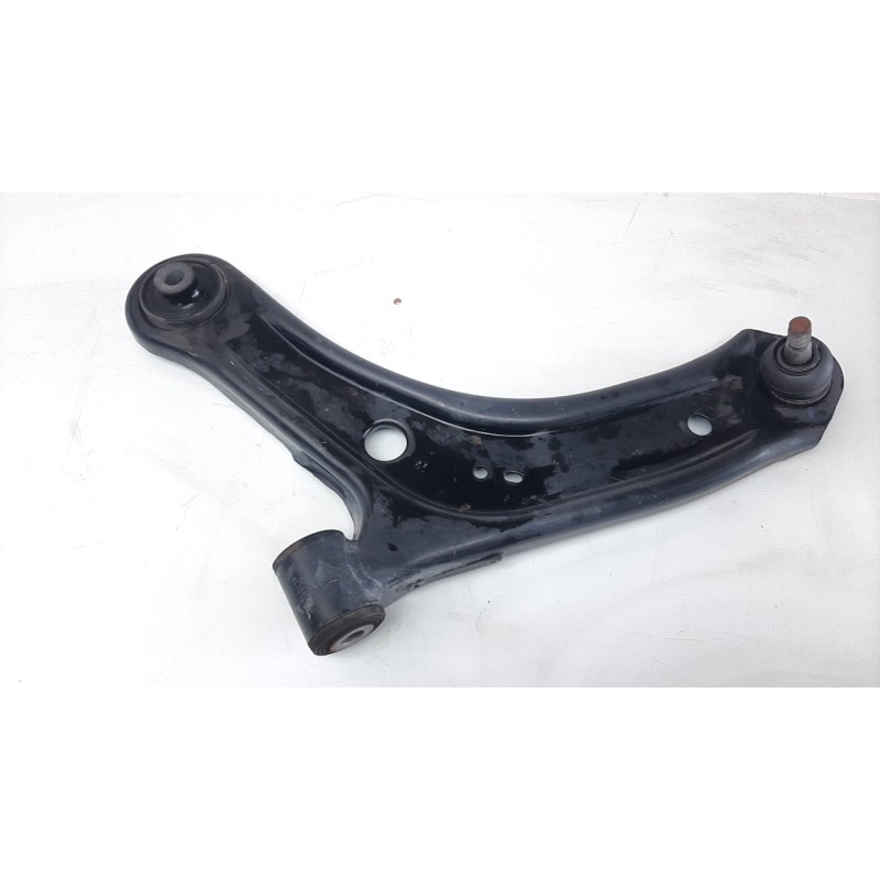 Recambio de brazo suspension inferior delantero izquierdo para suzuki vitara 1.4 16v boosterjet cat referencia OEM IAM 4520261M0