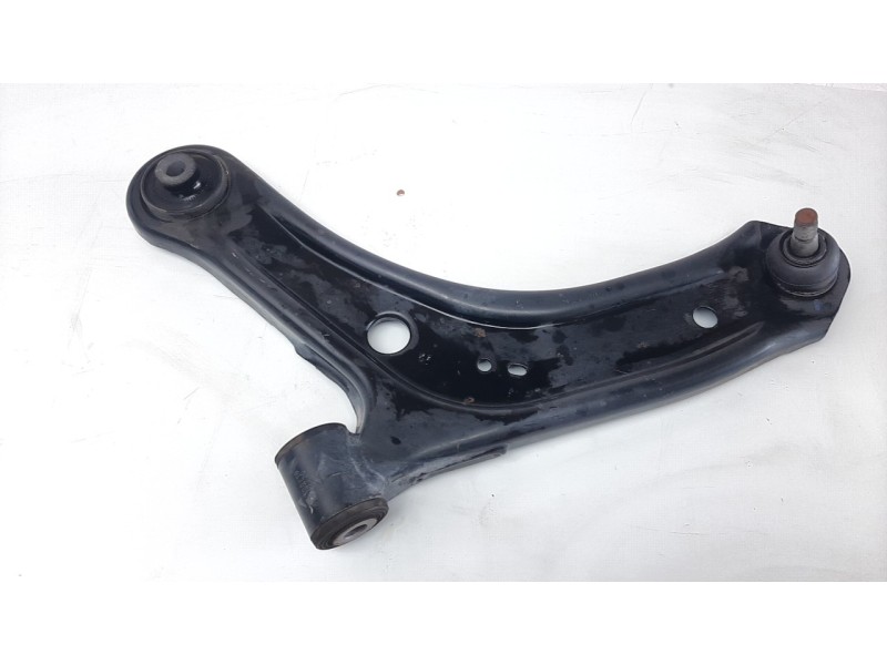 Recambio de brazo suspension inferior delantero izquierdo para suzuki vitara 1.4 16v boosterjet cat referencia OEM IAM 4520261M0