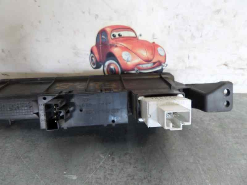 Recambio de pantalla multifuncion para toyota hilux (kun) 2.5 turbodiesel referencia OEM IAM 839100K010  