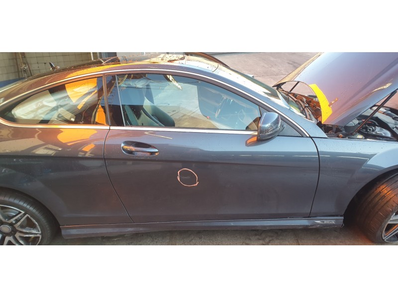Recambio de puerta delantera derecha para mercedes-benz clase c (w204) coupe 2.1 cdi cat referencia OEM IAM 2047201005  