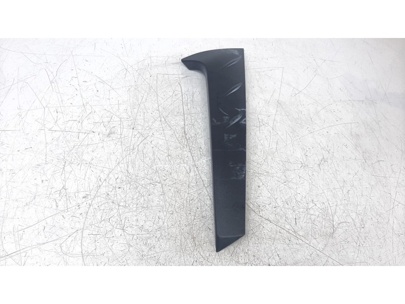 Recambio de moldura para hyundai i20 1.0 tgdi cat referencia OEM IAM 87350Q0010  