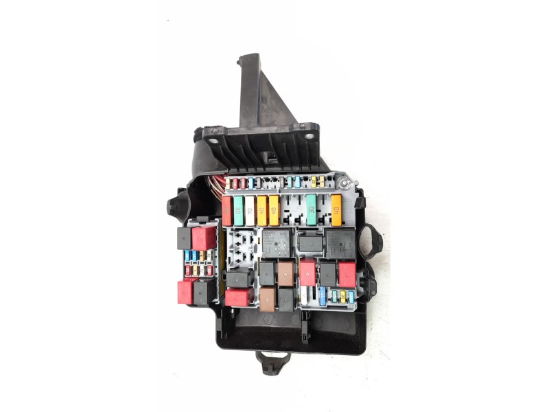 Recambio de caja reles / fusibles para iveco daily furgón 2.3 diesel referencia OEM IAM 5801381280  