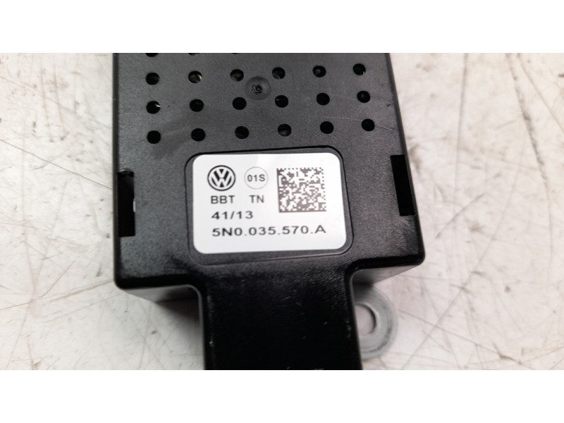 Recambio de antena para volkswagen tiguan (5n2) 2.0 tdi referencia OEM IAM 5N0035570A  