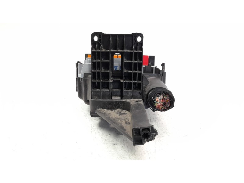 Recambio de caja reles / fusibles para iveco daily furgón 2.3 diesel referencia OEM IAM 5801381280  