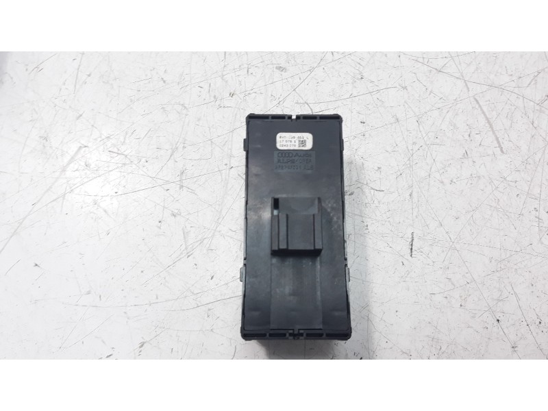 Recambio de mando elevalunas delantero izquierdo para audi a3 sportback (8vf) 1.6 tdi referencia OEM IAM 8V0959851G  