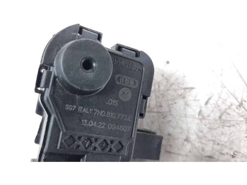 Recambio de tapa exterior combustible para seat alhambra (711) 1.4 16v tsi referencia OEM IAM 7N0810773E  