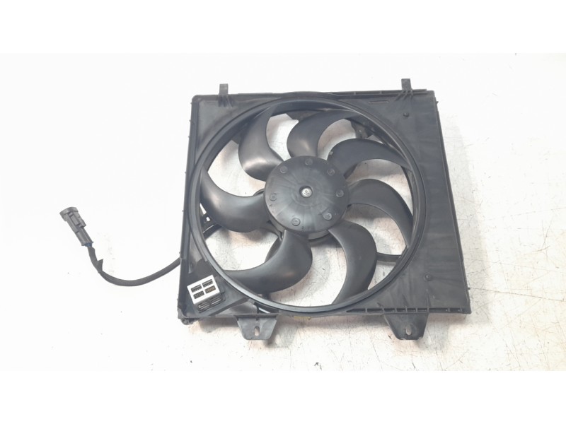 Recambio de electroventilador para peugeot 208 (p2) allure referencia OEM IAM 9827752980 470172 9823959280