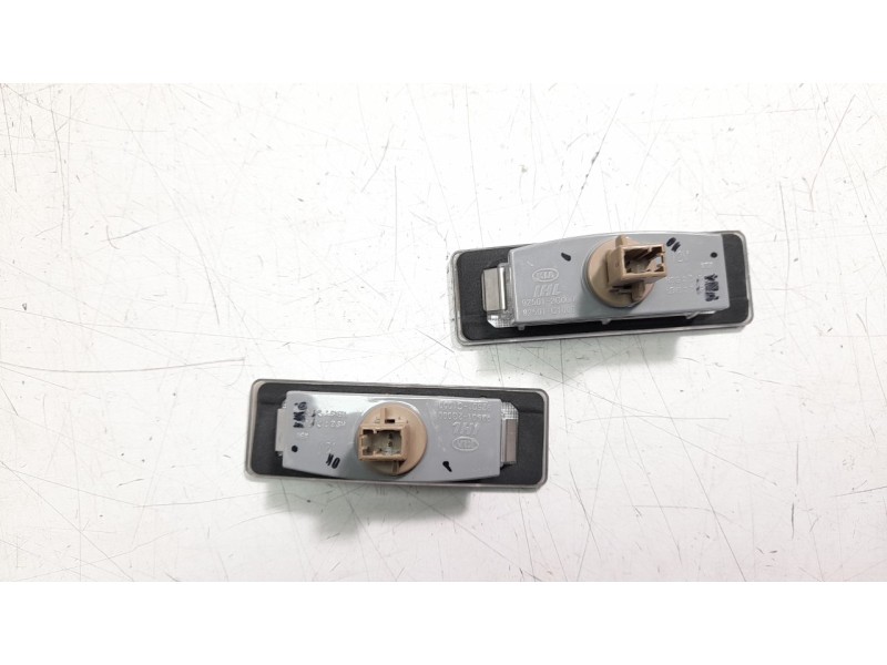 Recambio de piloto matricula para kia ceed 1.0 tgdi cat referencia OEM IAM 925012G000  