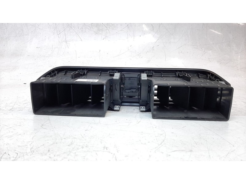 Recambio de aireador central para dacia jogger comfort referencia OEM IAM 687500391R  