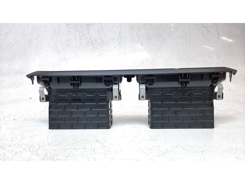 Recambio de aireador central para dacia jogger comfort referencia OEM IAM 687500391R  