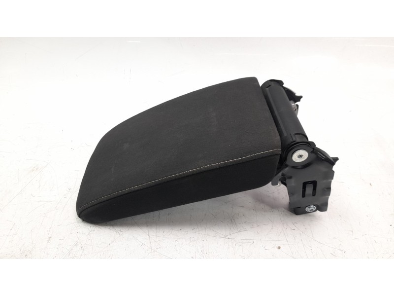 Recambio de apoyabrazos central para volkswagen golf vi (5k1) advance referencia OEM IAM 1K5864251C  