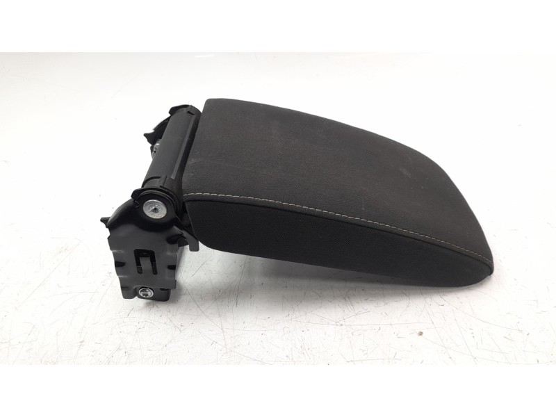 Recambio de apoyabrazos central para volkswagen golf vi (5k1) advance referencia OEM IAM 1K5864251C  
