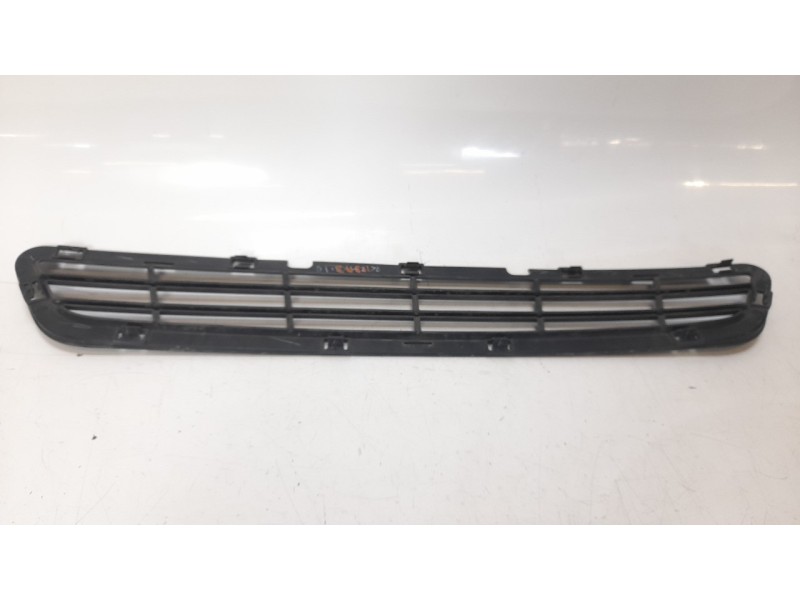 Recambio de rejilla delantera para ford ka+ 1.2 ti-vct cat referencia OEM IAM E4B517K945A  