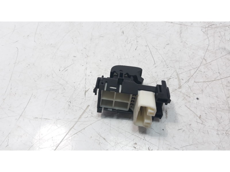 Recambio de mando elevalunas delantero derecho para toyota yaris referencia OEM IAM 19282910  