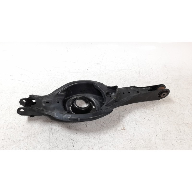 Recambio de brazo suspension inferior trasero izquierdo para mazda cx-5 2.0 cat referencia OEM IAM 2411K7805  