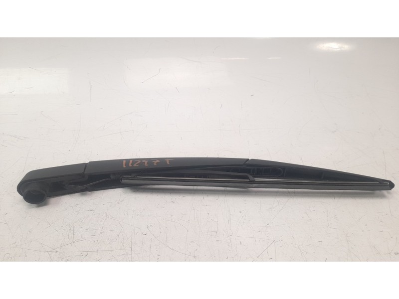 Recambio de brazo limpia trasero para opel corsa f 1.2 referencia OEM IAM 6429HE  