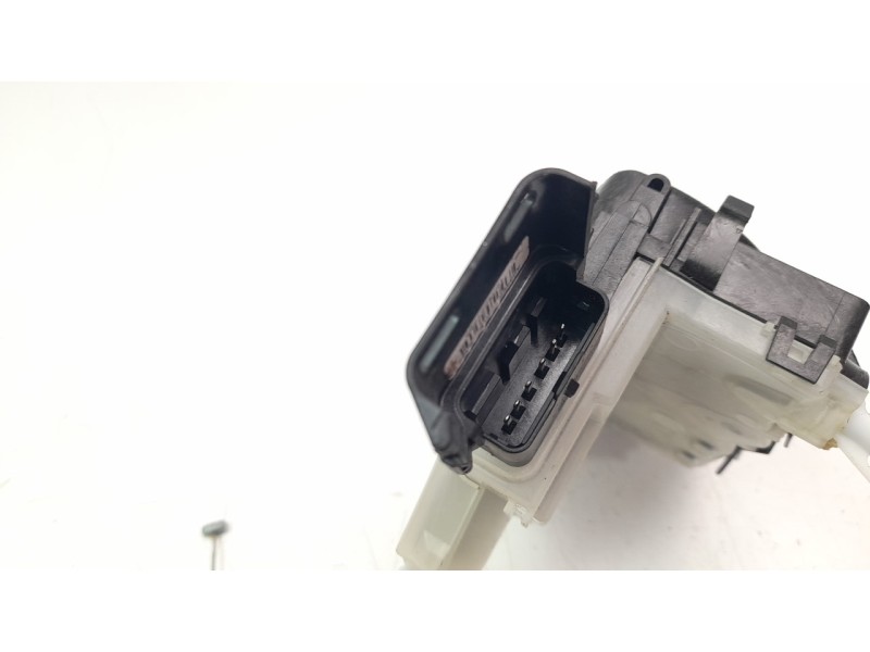 Recambio de cerradura puerta delantera derecha para opel corsa f 1.2 referencia OEM IAM 9844412180  