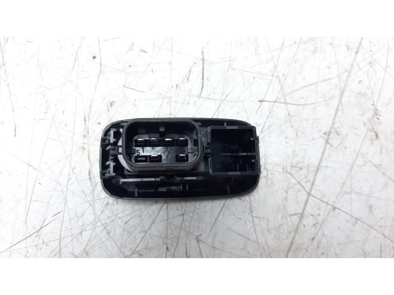 Recambio de mando elevalunas trasero derecho para ford ka+ 1.2 ti-vct cat (3 cil.) referencia OEM IAM   