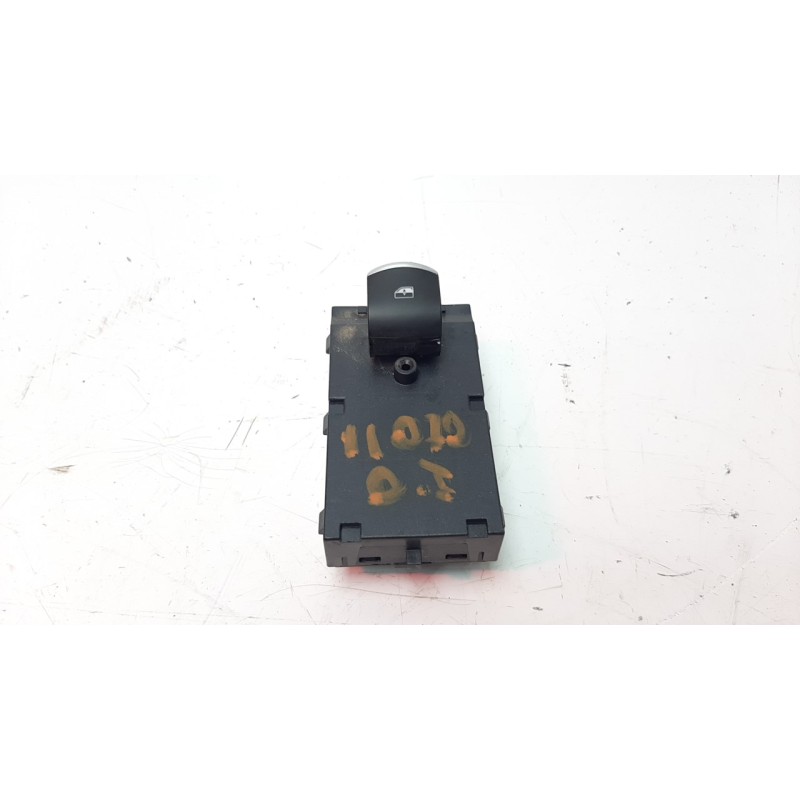 Recambio de mando elevalunas delantero derecho para alfa romeo stelvio (630) 2.2 jtdm cat referencia OEM IAM 01561092280  