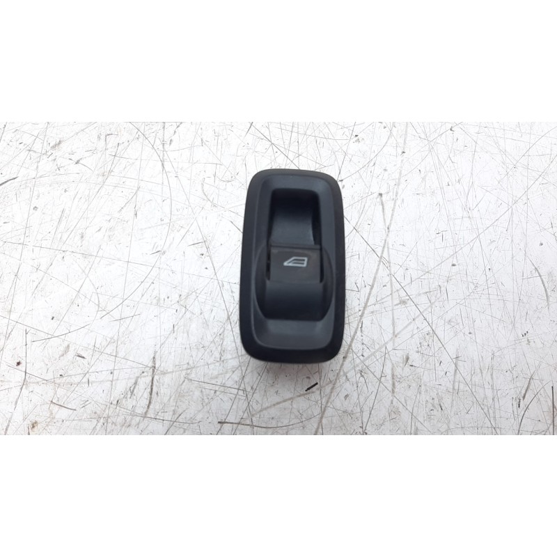 Recambio de mando elevalunas trasero izquierdo para ford ka+ 1.2 ti-vct cat (3 cil.) referencia OEM IAM   