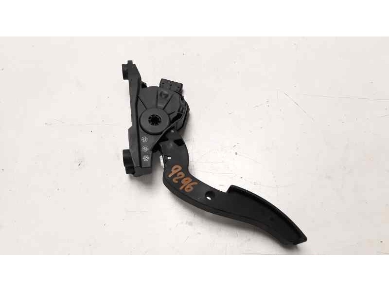 Recambio de potenciometro pedal para hyundai i20 1.2 16v cat referencia OEM IAM 32700B9010  