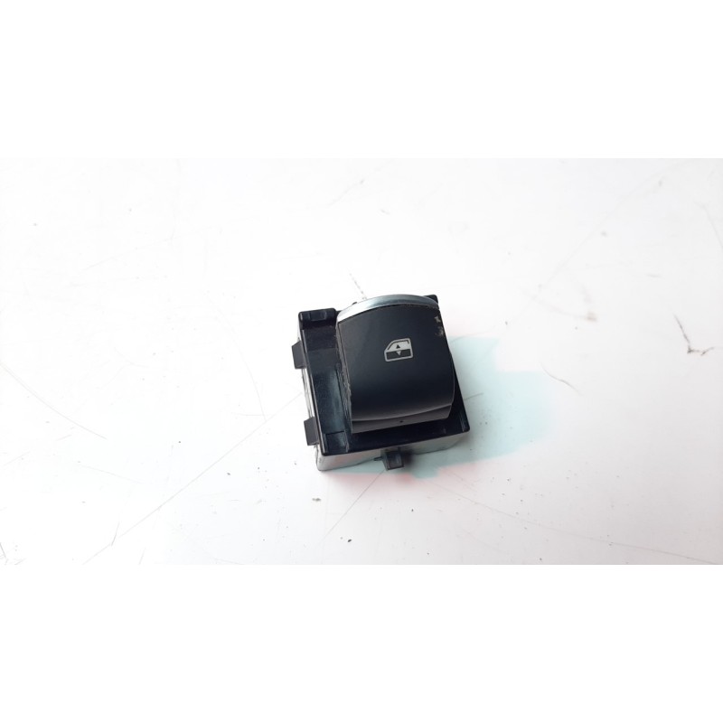 Recambio de mando elevalunas trasero izquierdo para alfa romeo stelvio (630) 2.2 jtdm cat referencia OEM IAM 01561075620  