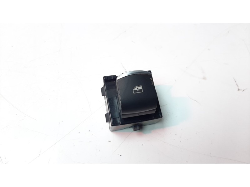 Recambio de mando elevalunas trasero izquierdo para alfa romeo stelvio (630) 2.2 jtdm cat referencia OEM IAM 01561075620  