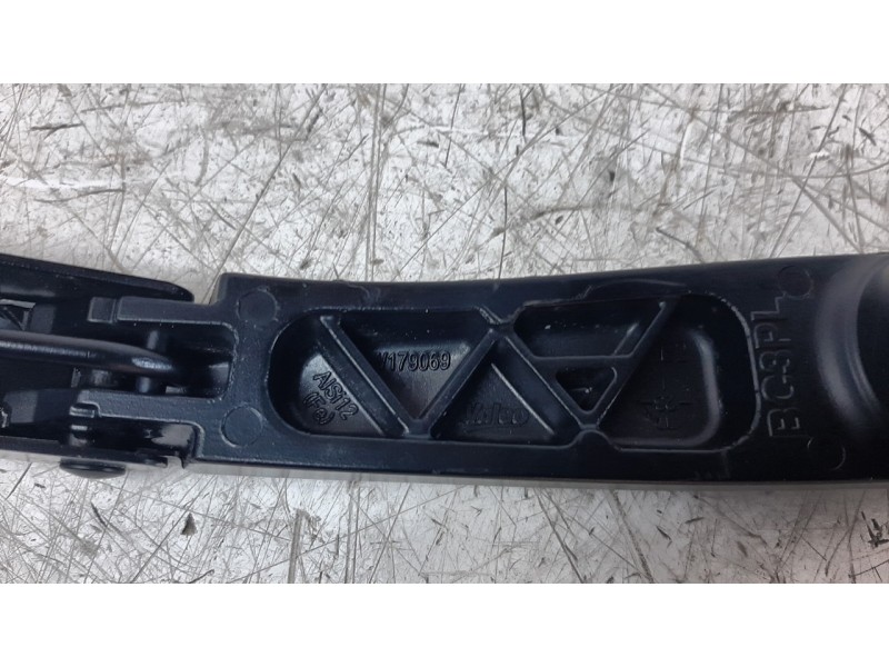 Recambio de brazo limpia delantero derecho para hyundai i20 1.0 tgdi cat referencia OEM IAM V179069  