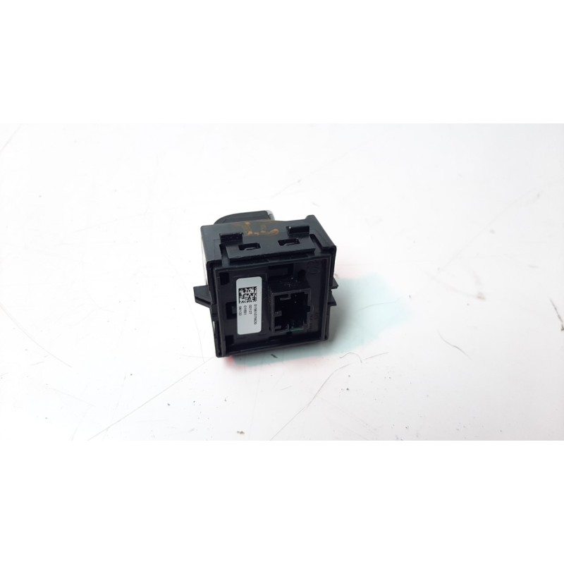 Recambio de mando elevalunas trasero izquierdo para alfa romeo stelvio (630) 2.2 jtdm cat referencia OEM IAM 01561075620  