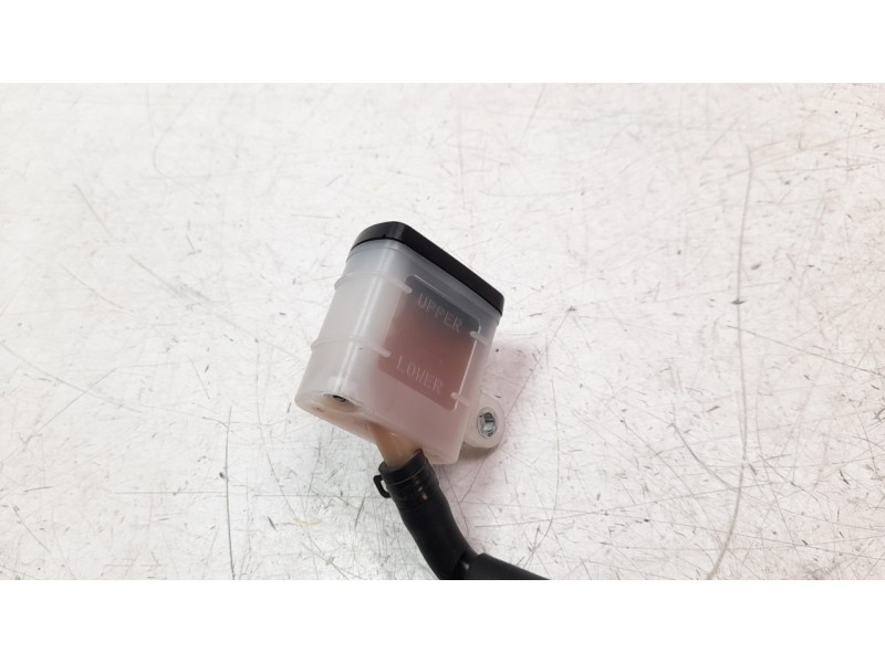 Recambio de bomba freno para honda cb 650r referencia OEM IAM 43510MKND51  