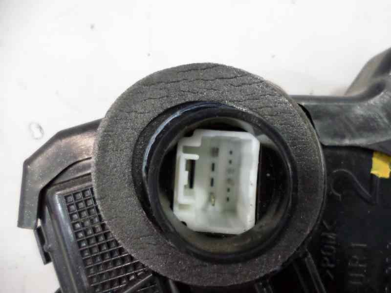 Recambio de cerradura puerta delantera derecha para toyota avensis (t27) 2.0 d-4d cat referencia OEM IAM   