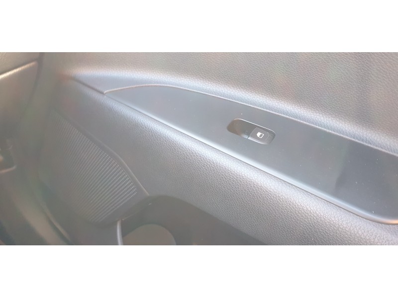 Recambio de mando elevalunas delantero derecho para kia stonic (ybcuv) 1.2 cat referencia OEM IAM 93575H8000WK  