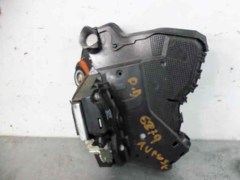 Recambio de cerradura puerta delantera derecha para toyota avensis (t27) 2.0 d-4d cat referencia OEM IAM   